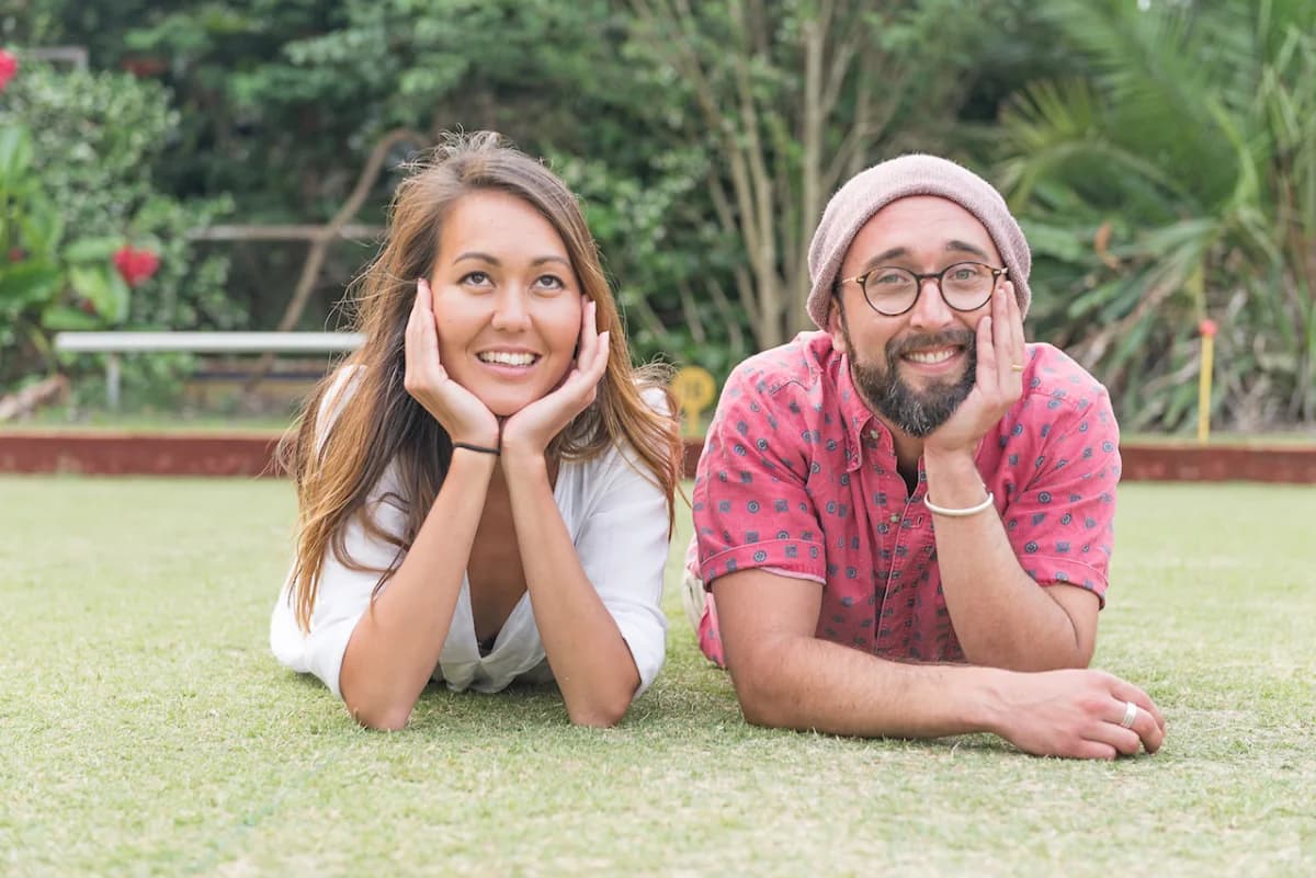 Couple portrait on the grass — outdoor photography in Darwin